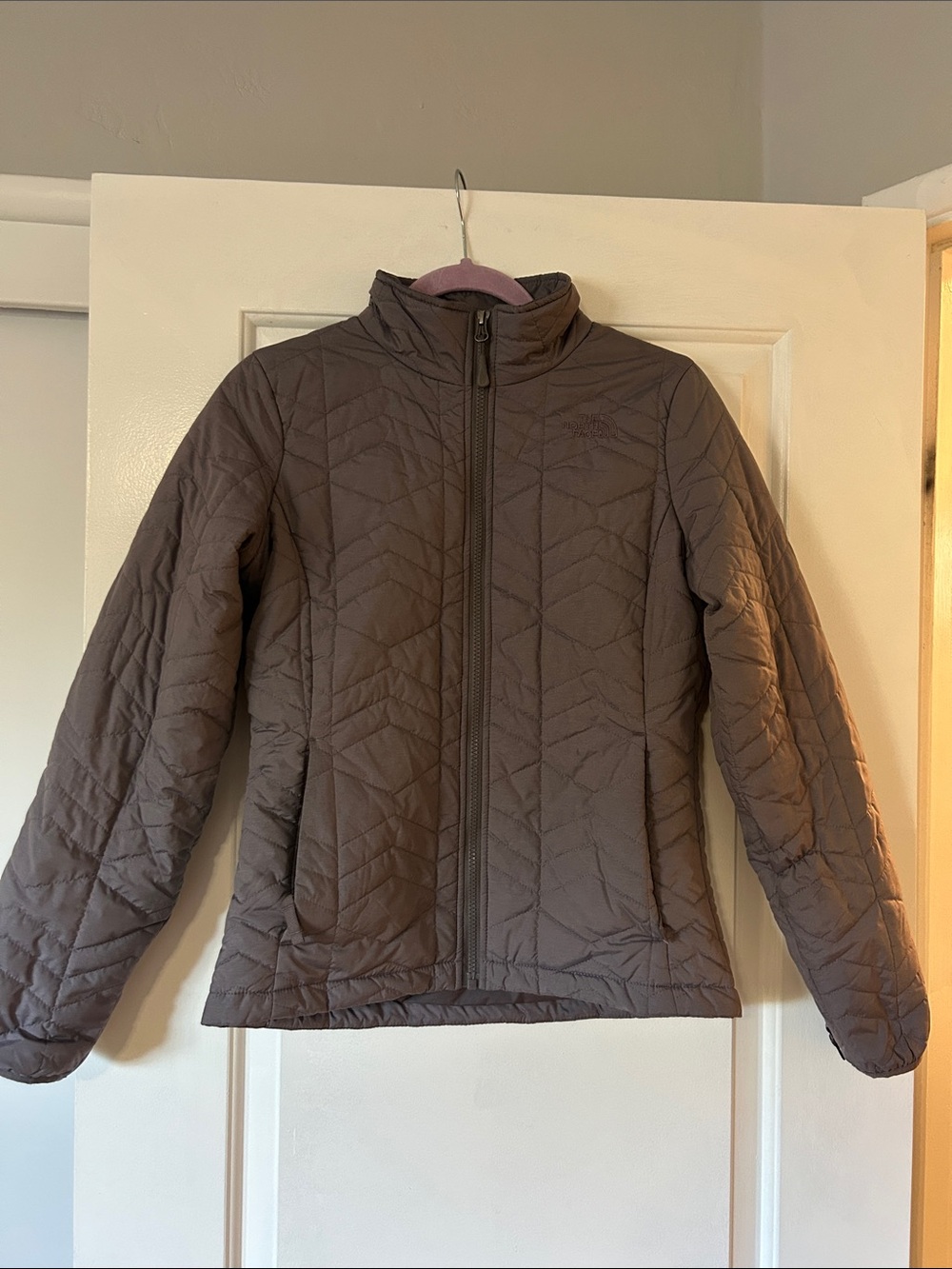 The North Face Women's Quilted Puffer Jacket - Gray